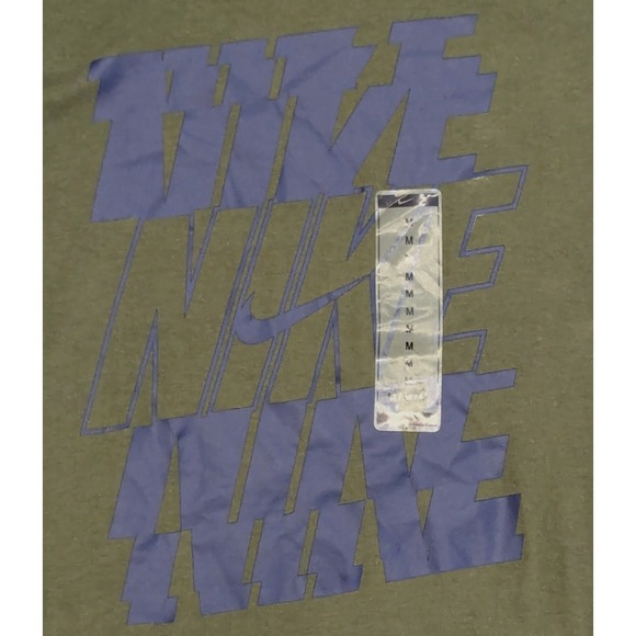Nike Tee T-Shirt Mens Medium Green Graphic Print Logo Purple Italics Blur‎ NWT - Picture 1 of 7